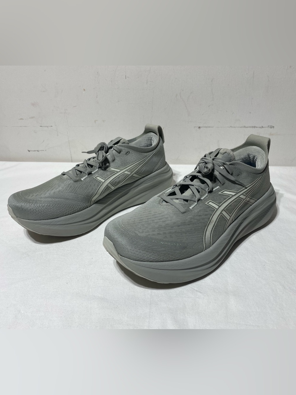 ASICS Gel Nimbus 27 Running Shoes Men’s 13 Seal Gray 1011B958 Road Runner - Picture 10 of 15